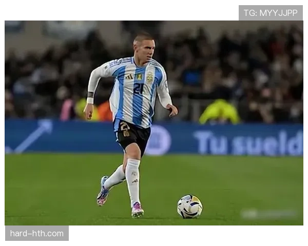 斯卡洛尼战术创新显成效，阿根廷队备战世界杯表现稳健