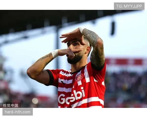 维尼修斯与萨拉赫边锋终结效率与稳定性对比分析 维尼修斯与萨拉赫边锋终结效率与稳定性对比分析