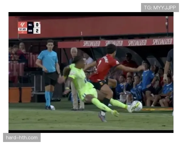 故意踢人犯规判罚标准，哪些行为会被直接红牌罚下？